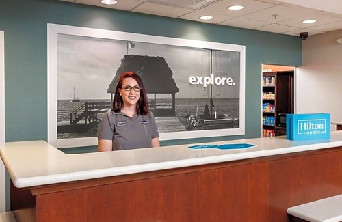 Navarre Hotel | 2-Star Hotel ∙ Hampton Inn & Suites Navarre