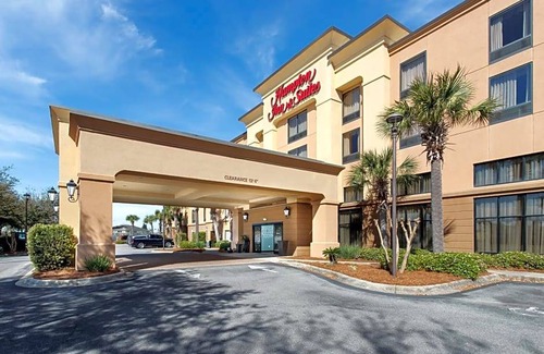 Navarre Hotel | 2-Star Hotel ∙ Hampton Inn & Suites Navarre