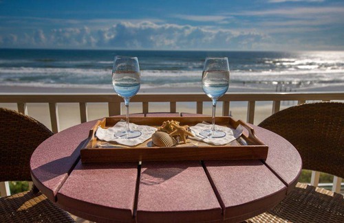 Daytona Beach Shores Condo | 204 m² Condo ∙ 3 bedrooms ∙ 8 guests