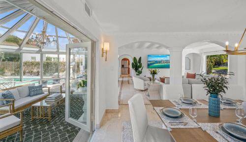 Grandview Heights House | 204 m² House ∙ 1 bedroom ∙ 8 guests