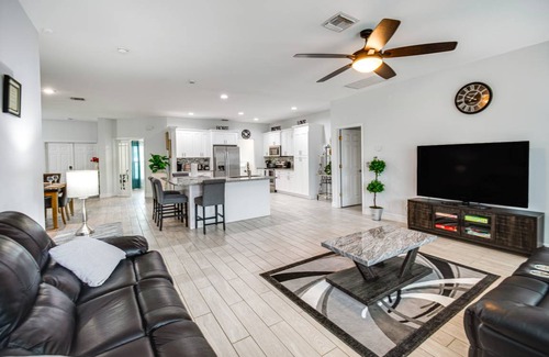 Centennial House | 204 m² House ∙ 3 bedrooms ∙ 9 guests