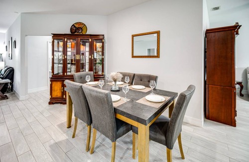 Centennial House | 204 m² House ∙ 3 bedrooms ∙ 9 guests