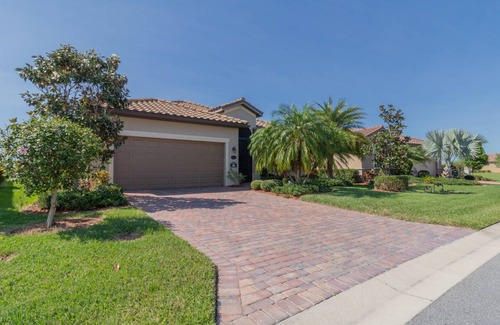 Bradenton House | 204 m² House ∙ 3 bedrooms ∙ 6 guests