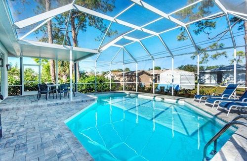 Naples Park House | 204 m² House ∙ 3 bedrooms ∙ 6 guests