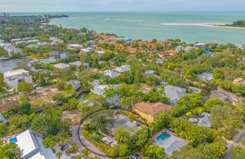 Bay Isle House | 209 m² House ∙ 4 bedrooms ∙ 10 guests