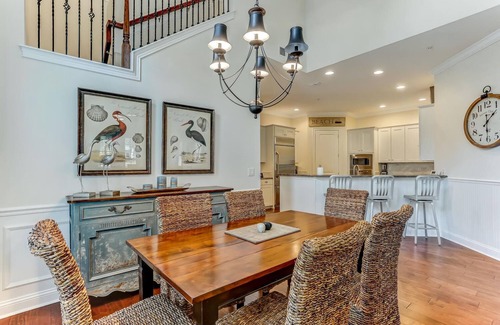 American Beach House | 2106 Summerwoods - Pristine Townhome With Just a Short Walk To The Beach!