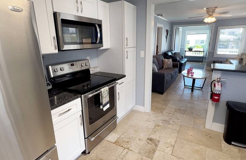 Fort Myers Beach House | 213 Ohio Ave - Blue Parrot Paradise - Island Cottage by the Beach!