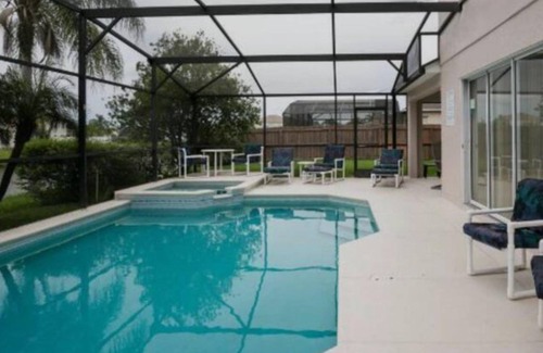 Crescent Lakes Villa | 220 m² Villa ∙ 5 bedrooms ∙ 11 guests