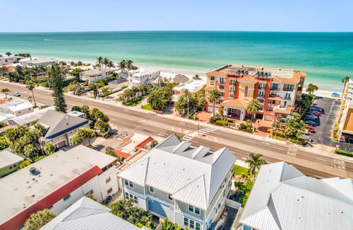 Redington Beach House | 224 m² House ∙ 4 bedrooms ∙ 10 guests