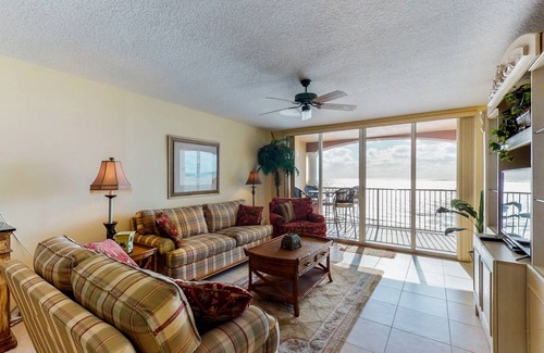 Redington Beach Condo | 232 m² Condo ∙ 3 bedrooms ∙ 6 guests