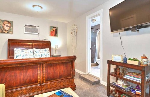 Oakford Park Apartment | 242 m² Apartment ∙ 1 bedroom ∙ 2 guests