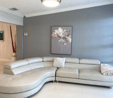 Westchester House | 242 m² House ∙ 3 bedrooms ∙ 6 guests