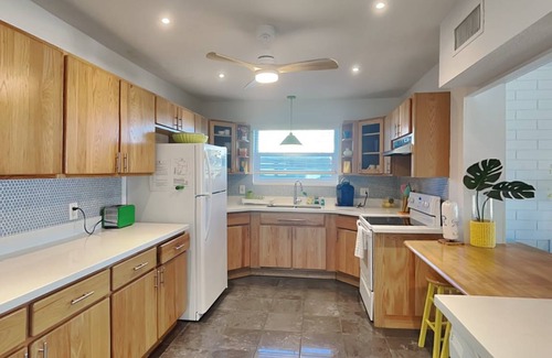 Painters Hill House | 244 m² House ∙ 3 bedrooms ∙ 9 guests