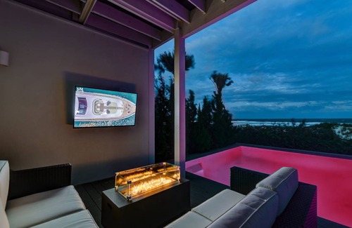 Crescent Beach House | 248 m² House ∙ 7 bedrooms ∙ 16 guests
