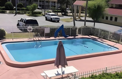 Jacksonville Hotel | 250 m² Motel ∙ 127 guests