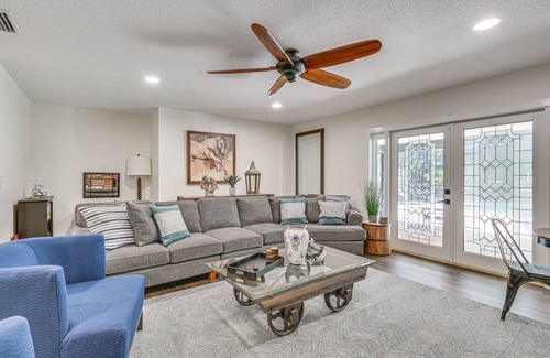 Bearss Plaza House | 252 m² House ∙ 4 bedrooms ∙ 17 guests