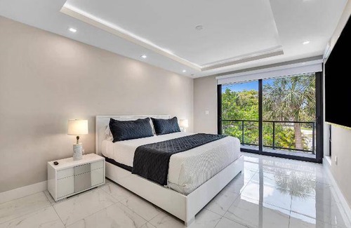Tarpon River House | 260 m² House ∙ 3 bedrooms ∙ 6 guests