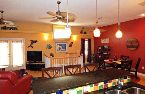 Marineland Acres House | 269 m² House ∙ 4 bedrooms ∙ 10 guests