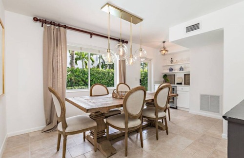 Southside Villa | 2840 m² Villa ∙ 3 bedrooms ∙ 6 guests