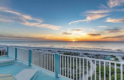 Indian Shores House | 297 m² House ∙ 4 bedrooms ∙ 11 guests