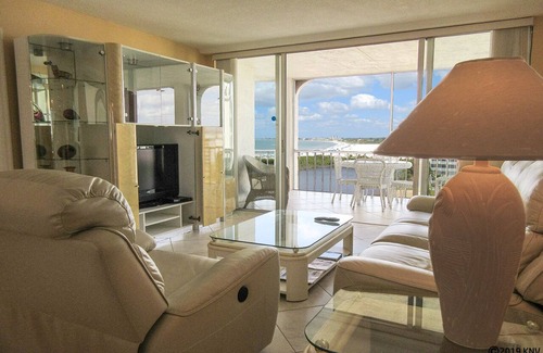 South Island Condo | 2B/2B Creciente Resort Vacation Condo on 9th Floor w/ Gulf View, Resort Pool, Tennis Courts!