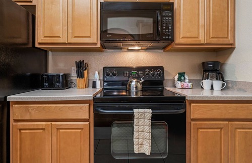 Florida Central Atlantic Coast Condo | 2BR/2BA Condo *very close to Vista Cay clubhouse and pool*