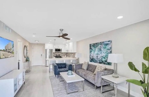 Central Beach House | 2BR Beach condo - Steps to beach