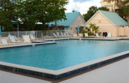 Jupiter Condo | 2BR Comfortable Condo with Easy Beach Access