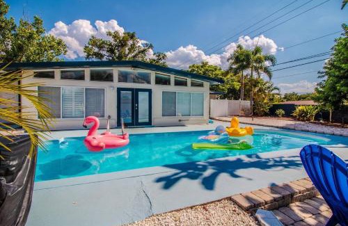 Dover Shores East House | 2br Family Retreat Orlando Full Kitchen