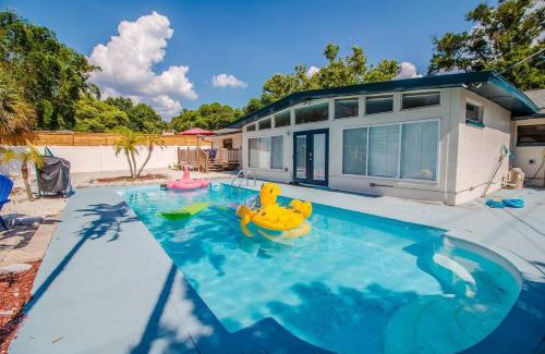 Dover Shores East House | 2br Family Retreat Orlando Full Kitchen
