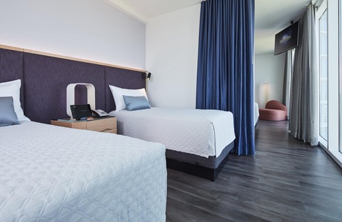 Florida Center Hotel | 3 Bedroom 2 Bathroom Kids Suite @ Universal's Aventura Hotel