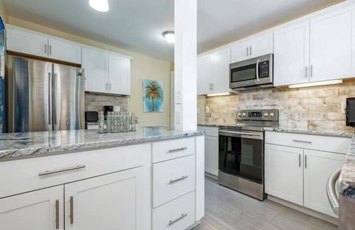 United Central Apartment | 3 Bedroom 801005 by Houzlet