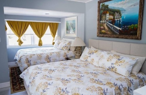 Bayview Apartment | 3 Bedroom 802389 by Houzlet