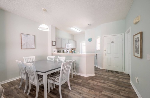 Lake Berkley House | 3 Bedroom Townhome in Gated Community. Pet Friendly!
