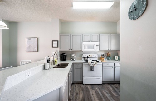 Lake Berkley House | 3 Bedroom Townhome in Gated Community. Pet Friendly!