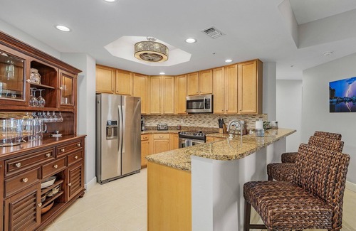 Cape Harbour Apartment | 3 BR 2 BA with AMAZING 8th Floor River & Gulf View!
