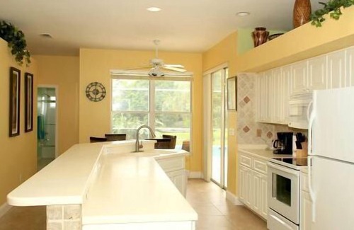 Central Naples House | 3 Brd Private Pool Lake-ViewnNEWLY renovated 2nd Bathroom & new Mstr shower