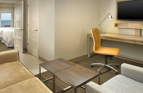 Jacksonville Beach Hotel | 3-Star Hotel ∙ Four Points by Sheraton Jacksonville Beachfront