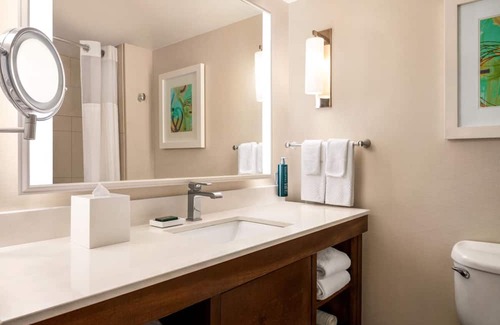 Park Shore House | 3-Unit Escape Surrounded by Gulf Breezes | Beach Shuttle | Outdoor Pool
