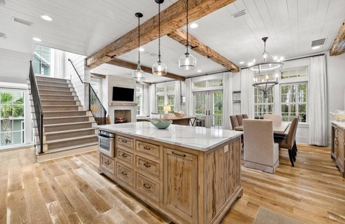 Gulf District House | 303 m² House ∙ 5 bedrooms ∙ 14 guests