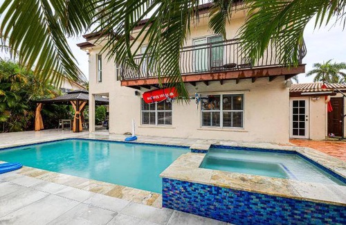 Lighthouse Point House | 327 m² House ∙ 5 bedrooms ∙ 10 guests