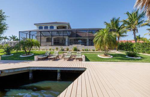 Yacht Club Villa | 327 m² Villa ∙ 4 bedrooms ∙ 8 guests