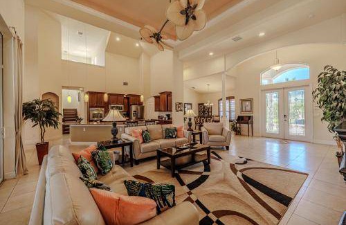 Yacht Club Villa | 327 m² Villa ∙ 4 bedrooms ∙ 8 guests