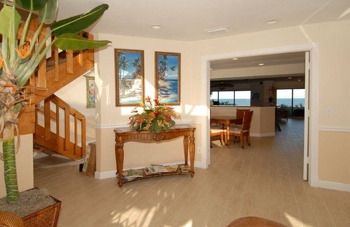 Interchange Square House | 372 m² House ∙ 5 bedrooms ∙ 12 guests