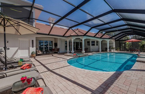 Pelican Villa | 380 m² Villa ∙ 6 bedrooms ∙ 12 guests