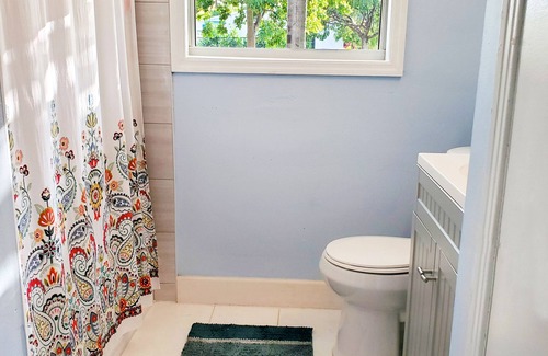 Southside House | 3BR Spacious Beach House★ Oasis Retreat & Gardens