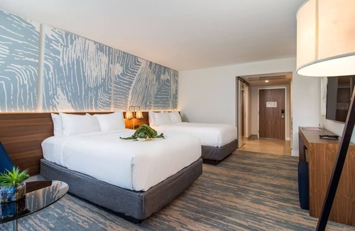 Central Beach Hotel | 4 Beach Escape Rooms with Pool Near Hugh Taylor Birch Park