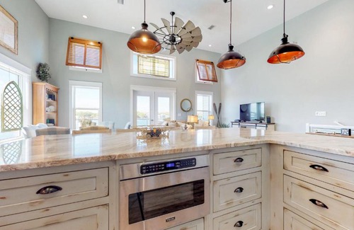 Fort Walton Beach House | 4 Bed 3 Bath Vacation home in Okaloosa Island