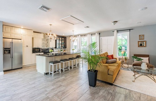 Old Seminole Heights House | 4-bedroom vacation home just 8 minutes from Busch Gardens Tampa Bay