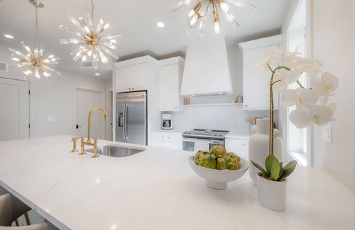 Tampa Heights House | 4 blocks to The Riverwalk Luxe 3BR 3BA with Tropical Courtyard & Balcony